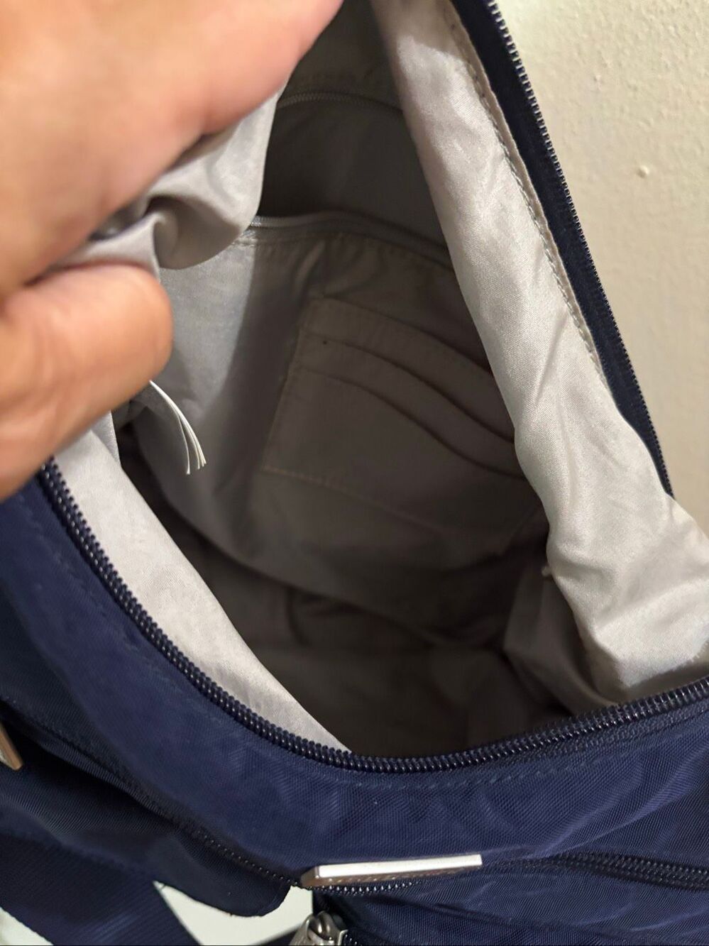 Baggallini Crossbody Bag - Picture 4 of 4